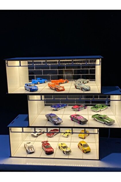 HOT WHEELS Premium - Mad Mike Mazda RX-3 Wagon (1/64) Ronin Run