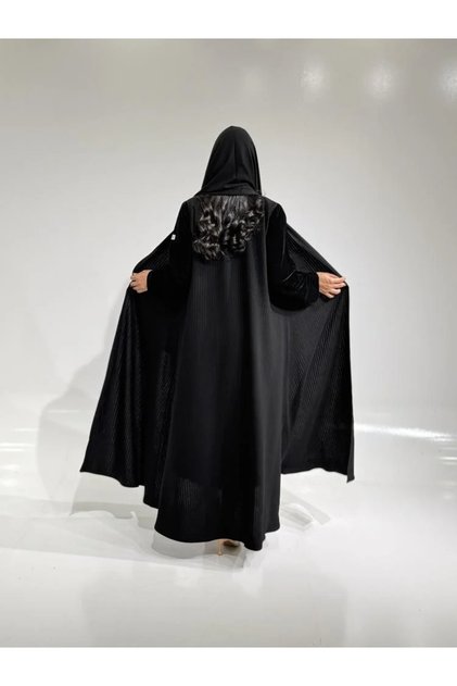 Shakira Abaya with Velvet Sleeves