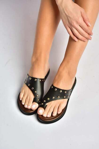 Y390450403 Black Genuine Leather Women's Slippers with Staple Detail