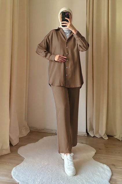 8995 - Stylish and Comfortable Women's Fabric Pants Shirt Set