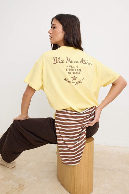 Açık Sarı Düz Oversize Bisiklet Yaka Düşük Kol Kısa Uzun %100 Pamuk Örme T-Shirt TWOSS26TS00209