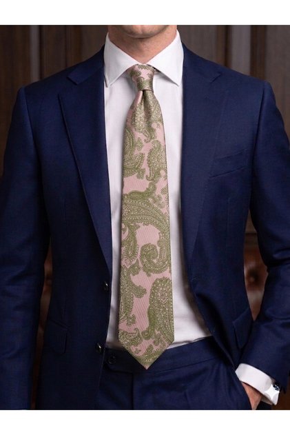 8 Centimeter Classic Tie with Pink Patterned Handkerchief