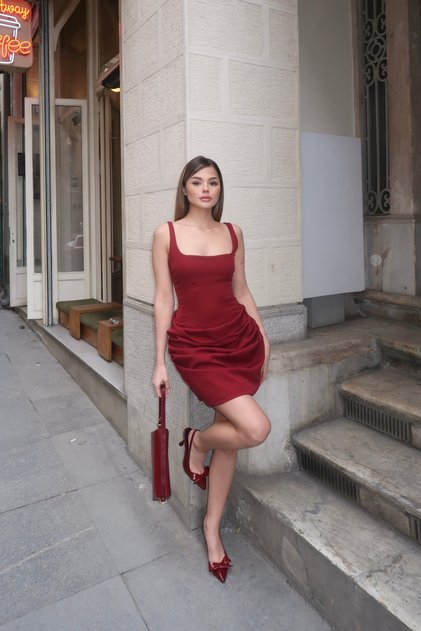 Premium Büzgülü Sırt Bağlama Detaylı Mini Elbise