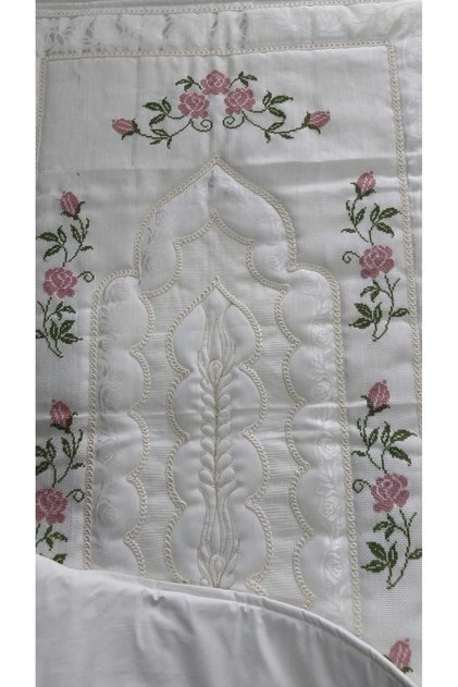 130 X 75 Hand-Embroidered Fiber Prayer Mat Quilting Work
