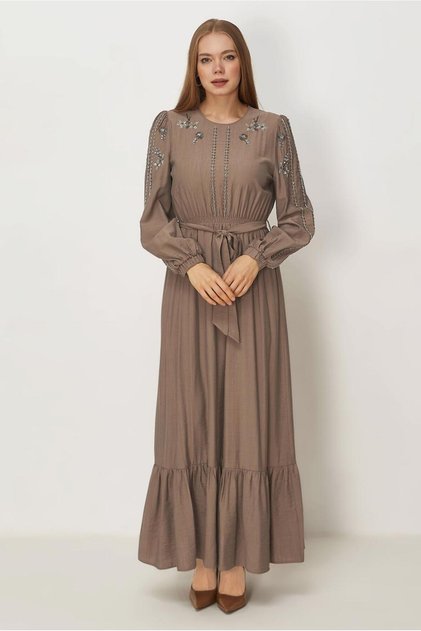 Rochie brodată cu mărgele și curea 45759
