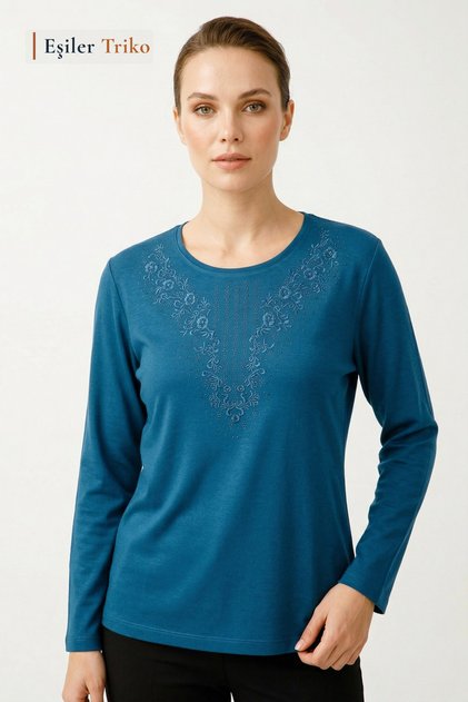 Women's Petrol Spring Pattern Collar, Chest Embroidered, Stoned Mother Combed Cotton Blouse