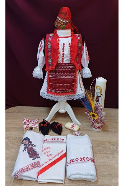Trusou botez traditional fete