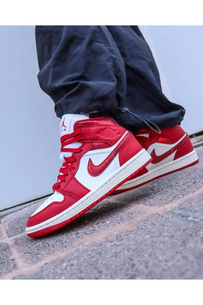 Nike Air Jordan 1 Mid SE Kadın Kırmızı Sneaker | HJ9337-106