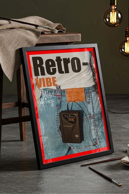 Retro Vibe Walkman Dergi Kapağı - Siyah Çerçeveli Vintage Nostalji Tablosu