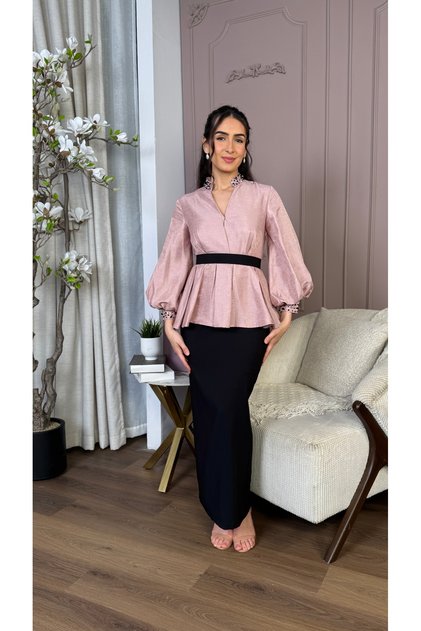 طقم بحزام من الخصر