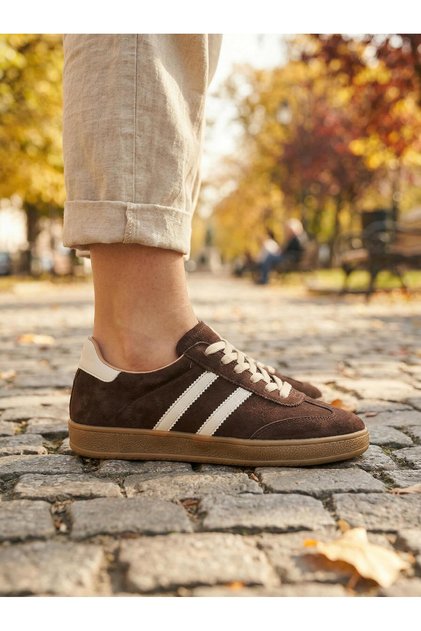 810 Women's Genuine Leather Suede Side Striped Sneaker Shoes