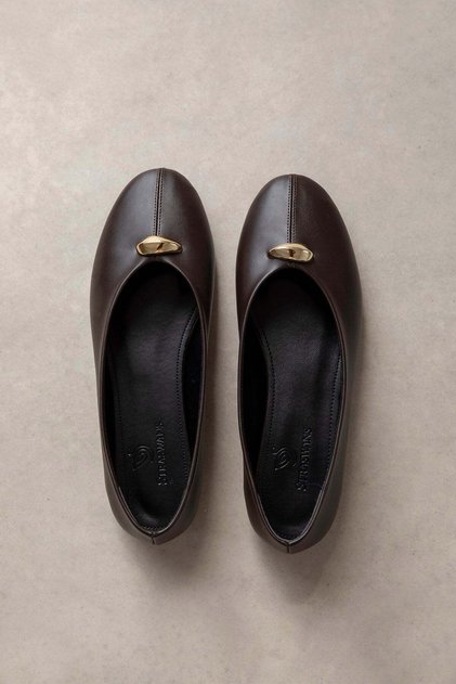 Brett Women's Accessory Detail Leather Ballerinas Brown