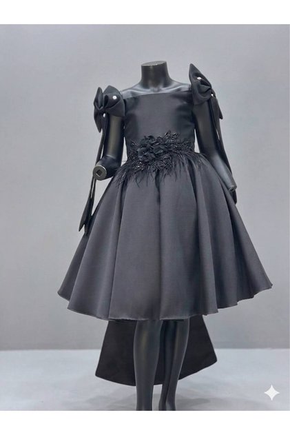 Black Evening Dress with Moving Tail