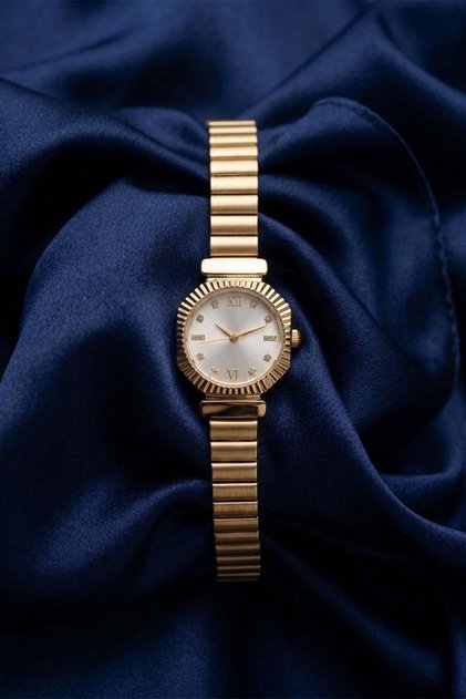 Siose Luxury Women's Wristwatch – Vintage Case with Roman Numeral Detail, Gold Steel Band Women's Watch