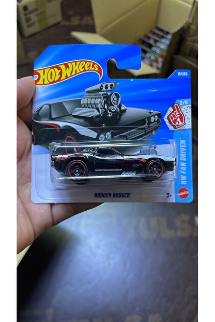 Hot Wheels Porsche 930、Rodger Dodger セット daniel arsham pairs with mattel for eroded rodger dodger and