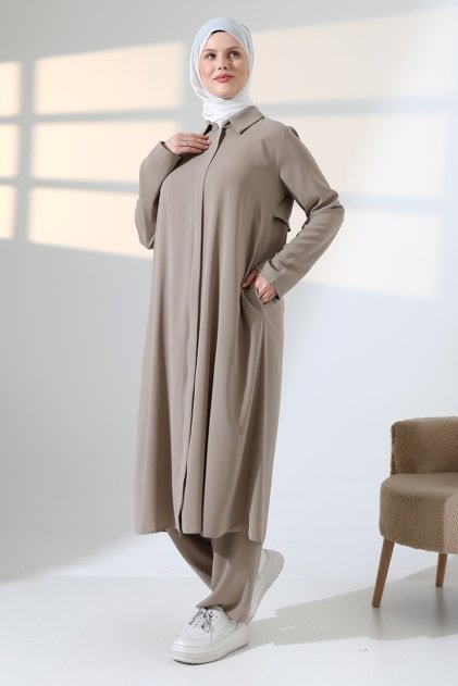 Women's Hajj and Umrah Outfit, Two-Piece Set with Hijab Pocket Detail - Mink
