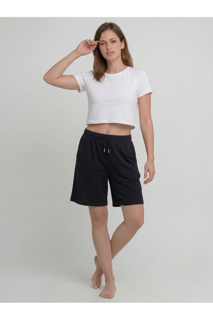 Kadın Siyah Basic Oversize Bermuda Şort Minimal Stil