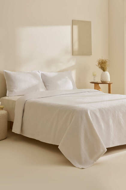 Adelia Scalloped Double Bedspread Set White