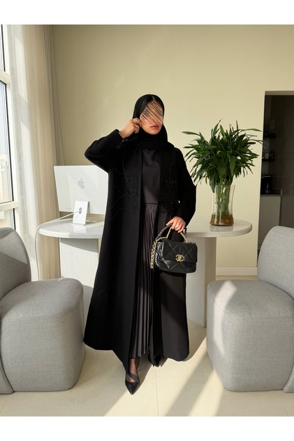 Black Mini Mat Abaya with Luxurious Embroidery and Elegant Straight Cut