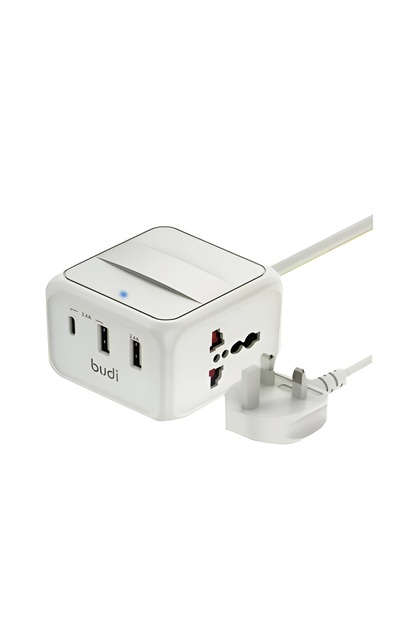 شاحن منزلي بقوة 24 واط مزود بمنفذين USB ومنفذ Type-C بالإضافة إلى مقبس كهربائي وكابل بطول 1.8 متر