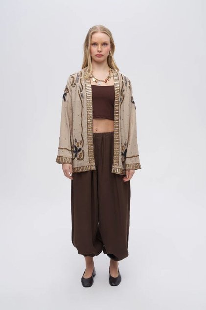 Kadın İşlemeli Ve Pul Detaylı Kimono