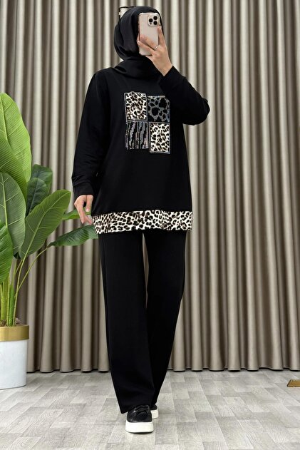 FİRAZ TAKIM Kristal Kumaş Kadın Siyah Renk Leopar Desenli ve Yapıştırma Taş Detaylı Tesettür Pantolonlu Takım