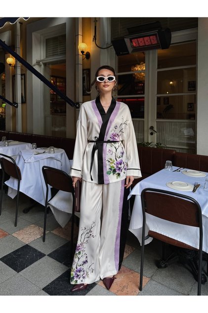 Kadın Ekru Çiçek Desenli Saten Premium Kimono Takım