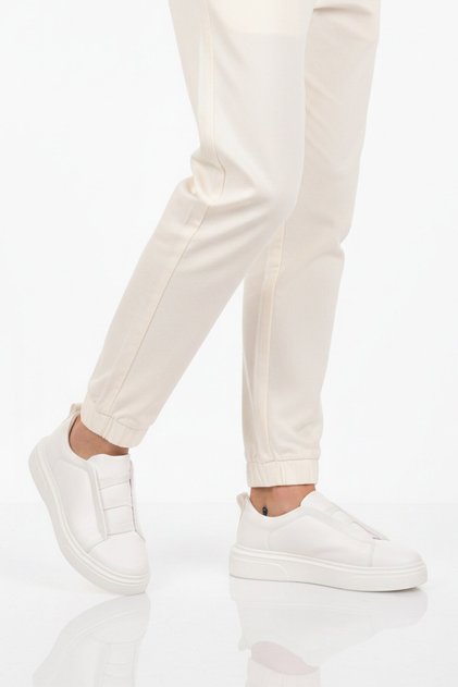 White Men's Casual Shoes 595 m