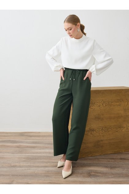 Beli Comfortable Fit Trousers with Rubber Detail - Dark Khaki -