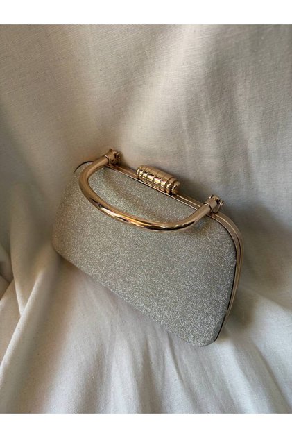 Women's Evening Dress Bag with Chain Long Strap and Suitable for Handbag Use En 20 Size 11 cm