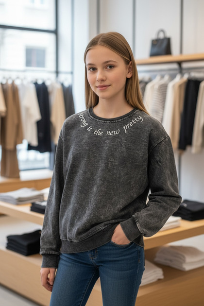 Kız Çocuk Yıkamalı Nakışlı Sweatshirt