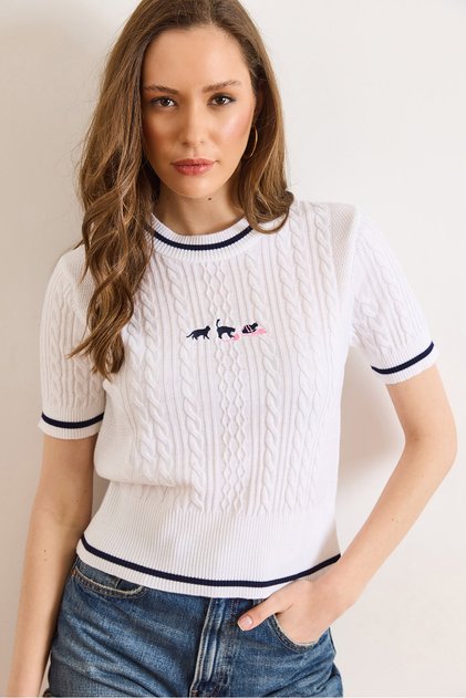Women's White Cat Embroidered Hair Knitwear Blouse Blz-19003325