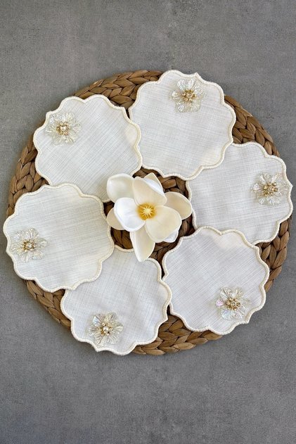Glittery Drawstring Embroidered Presentation Napkins with 6 Flower Brooches, Coffee Presentation Napkin, L Stain Resistant Fabric