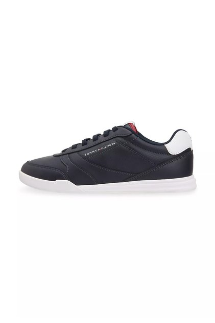 Férfi bőr sneaker sötétkék színben, logóval és varrási részletekkel