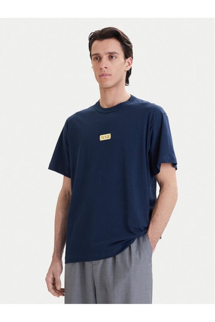 Erkek Metalik Logo Desenli Normal Kalıp Yuvarlak Yakalı Pamuklu Kısa Kollu Mavi-Gold T-Shirt