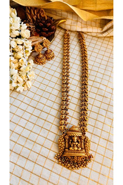 Elegant traditional temple jewelry long haram
