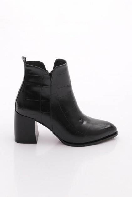 910 Women's Heeled Boots