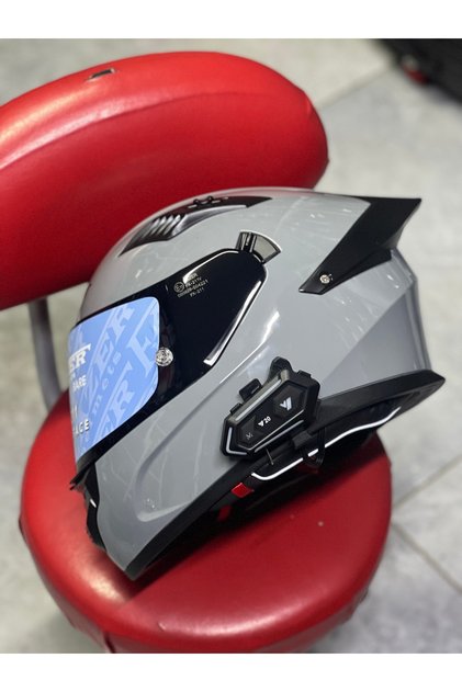 Motor kaskı interkomlu güneş vizörlü
