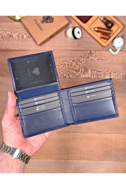 Genuine Leather Men's Wallet with Id and Card Compartments 2146