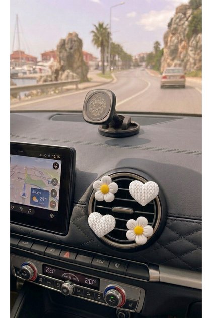 White Heart & Flower Car Air Conditioning Grille Ornament Set of 4 Decorative Auto Accessories