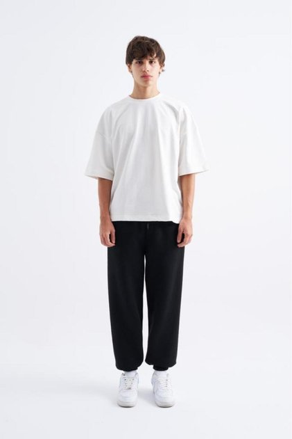 Regular Leg and Elastic Waist Sweatpants Black
