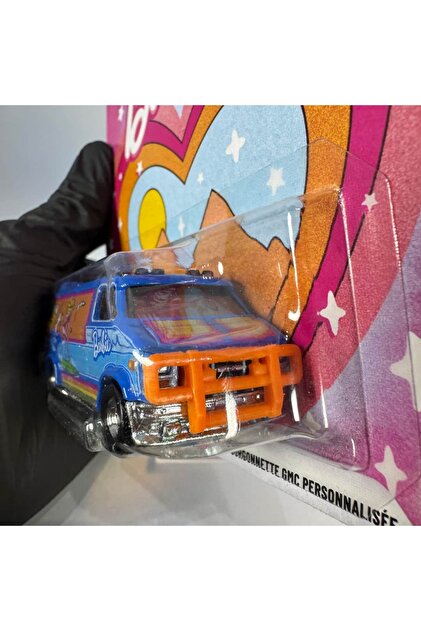 HOT WHEELS Premium Custom GMC Panel Van / Barbie Model Araba - Pop