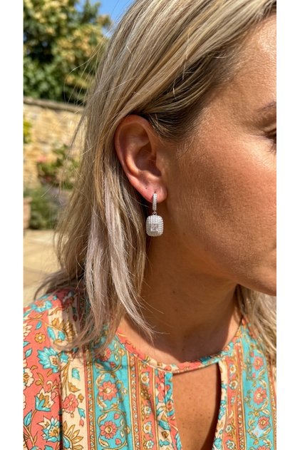 Xuping Earrings Anti-Tarnish Anti-Allergic Vip Figure (2 Years Importor Warranty)