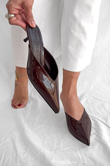 Simple Bitter Brown Patent Leather Mini Heel Women's Slippers