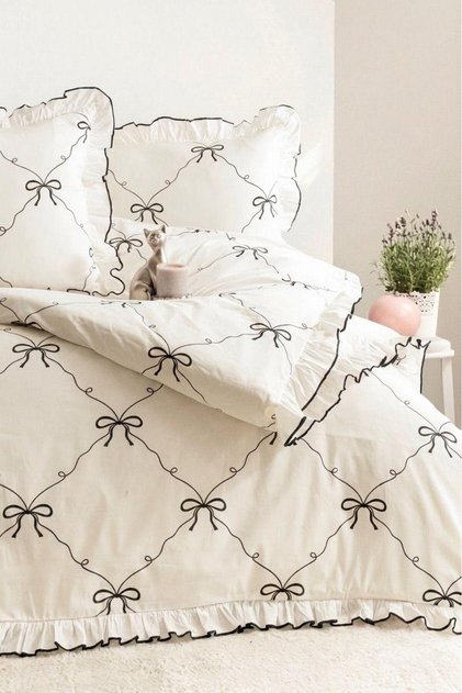 Double Duvet Cover Set 100% Cotton with Bowknot Ornament and Overlocked Ruffles