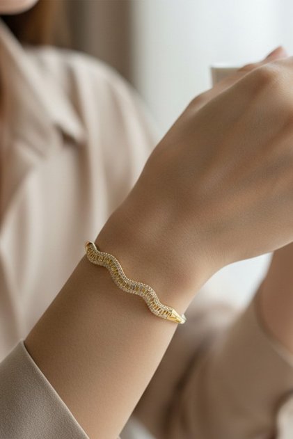STİL İNCİSİ/XUPING JEWELRY ZİGZAG ZİRKON TAŞLI KELEPÇE