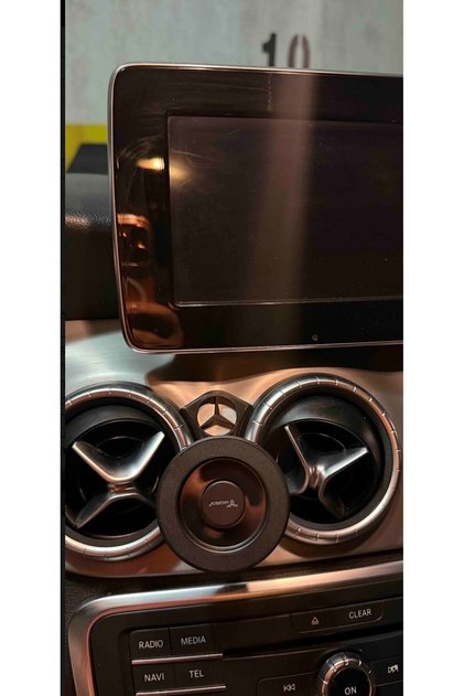Mercedes Gla (2013-2019) Uyumlu Mıknatıslı Telefon Tutucu