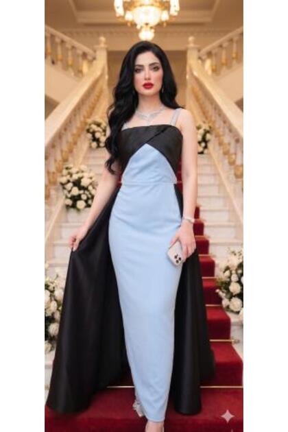 فستان أزرق سماوي مع كاب أسود فاخر