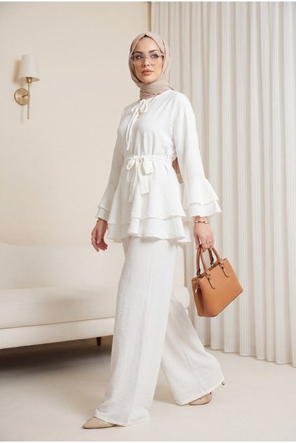 Costum Tesettür Gofre din jacquard cu centură, cu manșete cu volane și pantaloni largi - Alb