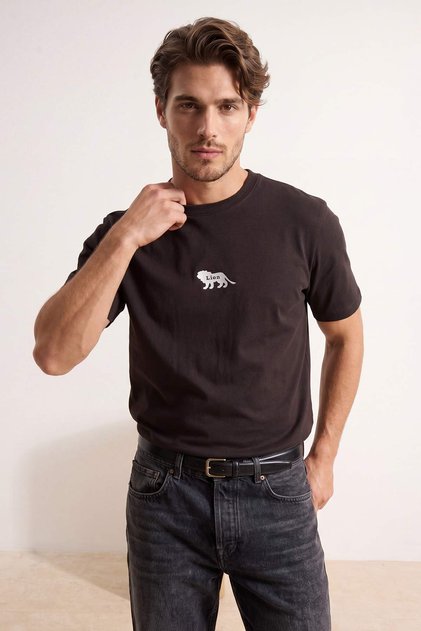 Koyu Kahverengi Regular/Normal Kesim Hayvan Nakışlı %100 Pamuklu T-Shirt TMNSS24TS00056